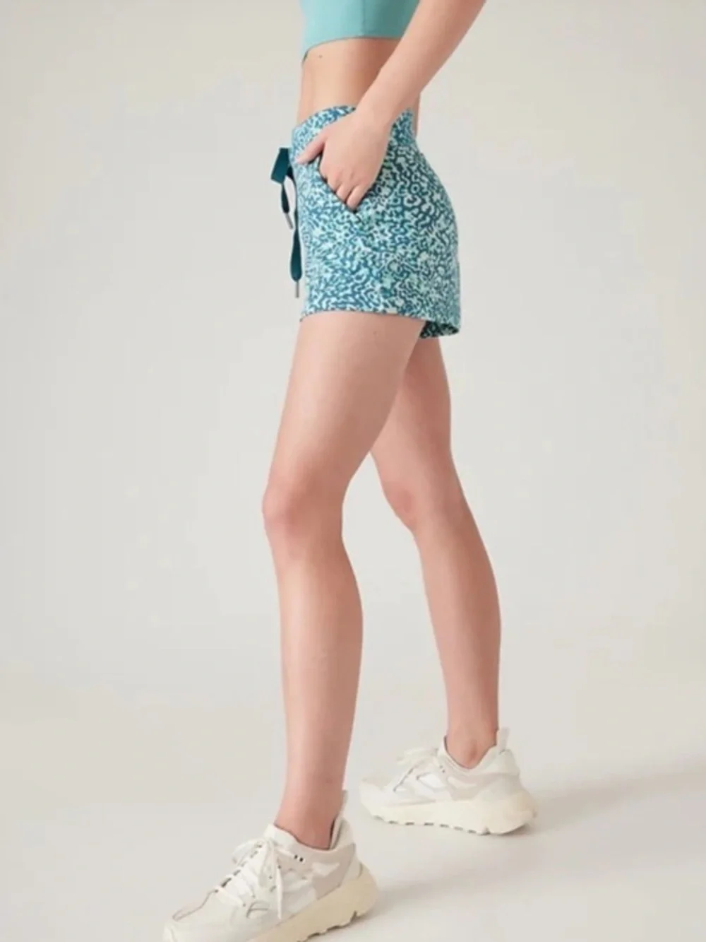 Athleta Drawstring Women’s Athletic Shorts - Teal Turquoises Patterned - L NWT - Picture 6 of 8
